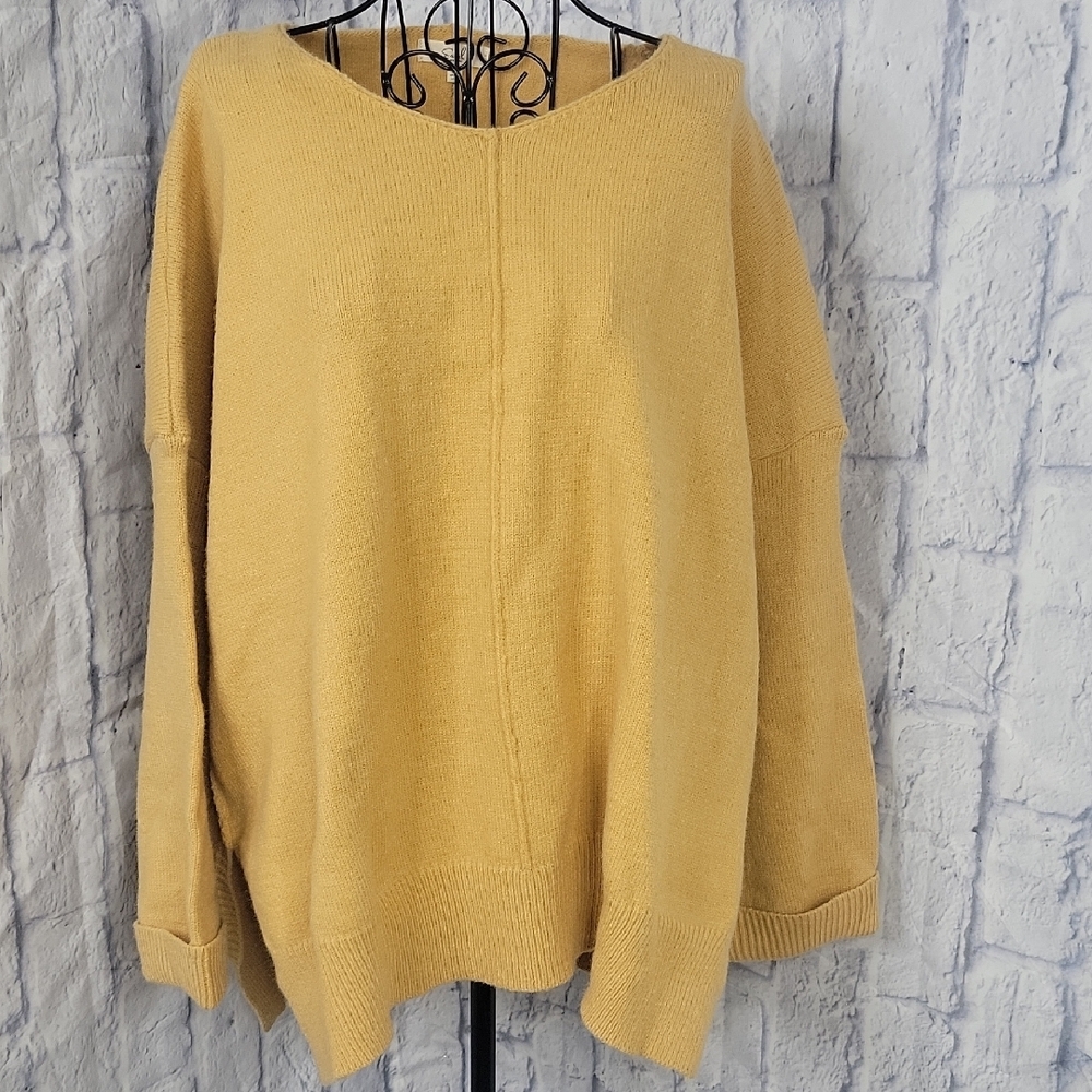 EASEL Gold Dolman Sleeves‎ Oversized 1/4 Sleeve Women's Sweater Small